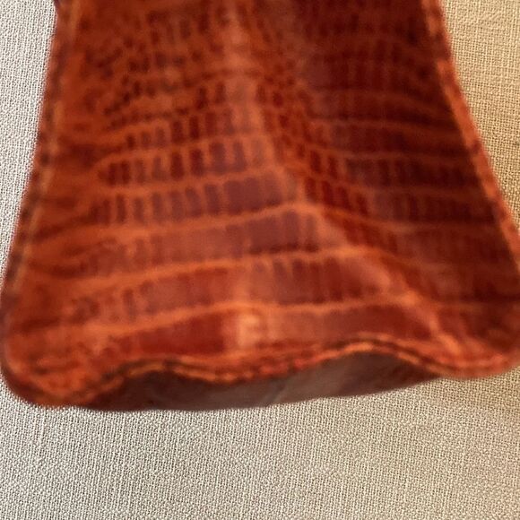 Donna Karan New York Vintage Cosmetic Bag with Terry Cloth Lining Red Leather. - Picture 8 of 9